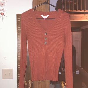 V neck sweater with buttons